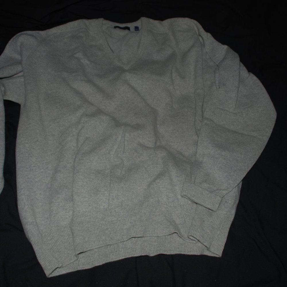 J L Powell wool V Neck sweater